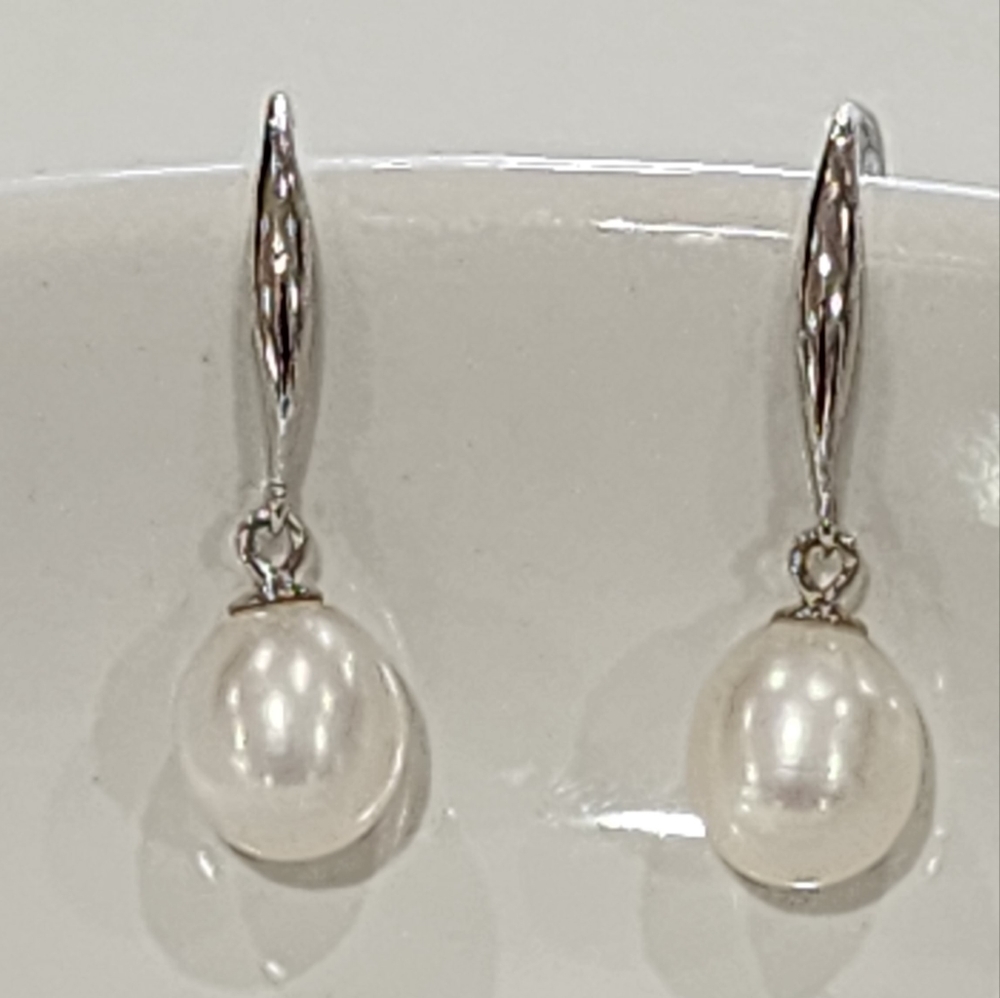 925 Sterling Silver White Freshwater Pearl Necklace And Earring Jewelry Set - Picture 5 of 16